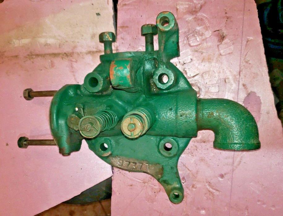 International Type M 3HP HIT MISS ENGINE CYLINDER HEAD ASSEMBLY 9737T  VALVES