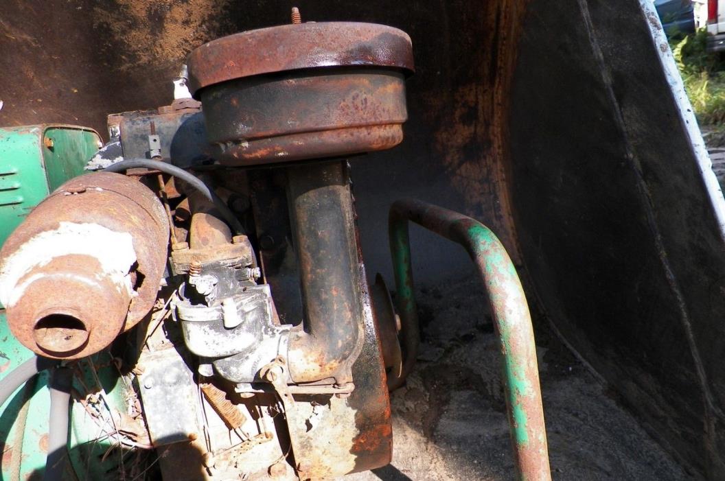vintage briggs & stratton engine carburetor & oil bath air cleaner breather