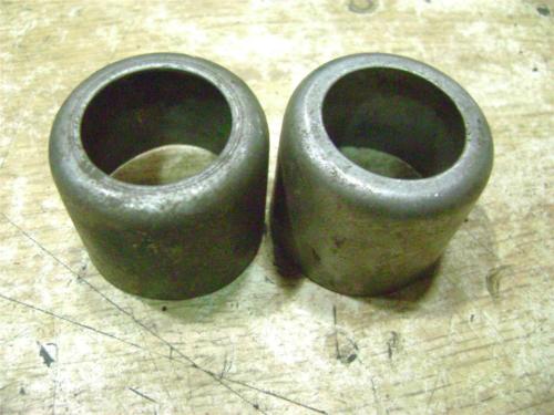 John Deere 620 630 intake Valve spring covers