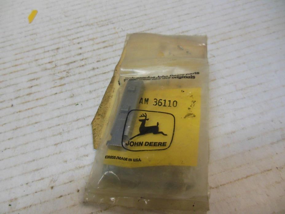 NOS OEM JOHN DEERE 65 66 RIDING MOWER TRANSMISSION SHAFT HUB RETAINER AM36110