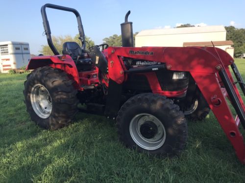 Mahindra 5530 Diesel Tractor  4x4 Synchro Shuttle Front End Loader 40 Hours!