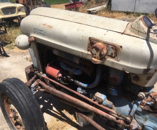 1959 Ford 800 Tractor Running condition 12 volt system 3 point hookup PRICE DROP