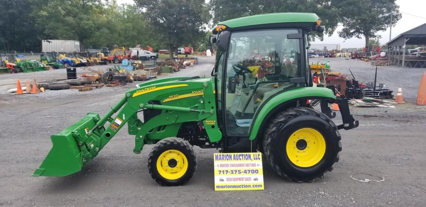 2011 John Deere 3520 Compact Tractor W/Loader And Cab