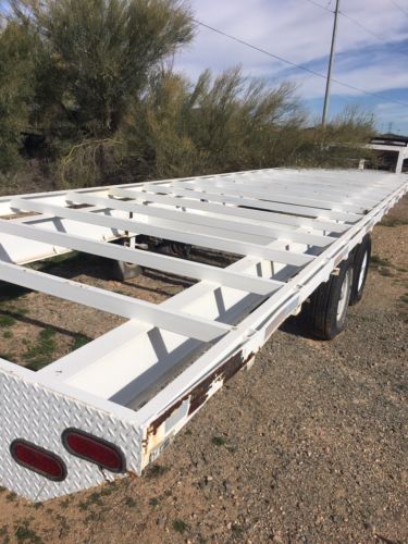 40' gooseneck flatbed utility/eqiupment/hauler trailer 2004 no metal decking