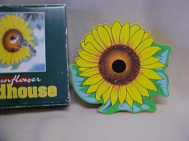 NIB Sunflower Birdhouse~Wooden 9