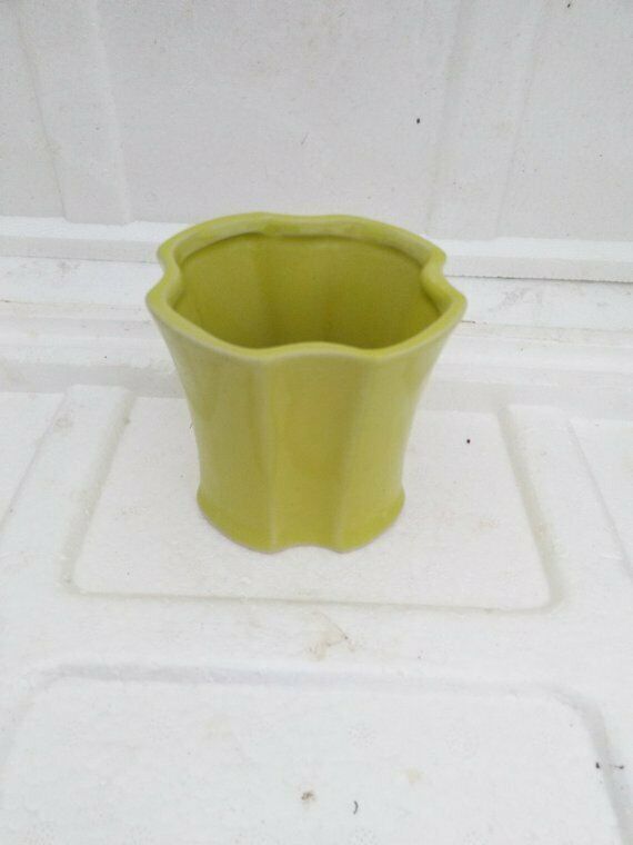 Lime Green Ceramic Vase Style G024 (FREE SHIPPING)