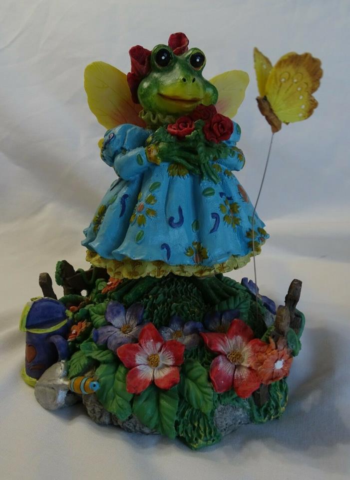 CERAMIC FROG in BUTTERFLY DRESS, FLOWERS & GARDEN TOOLS 7