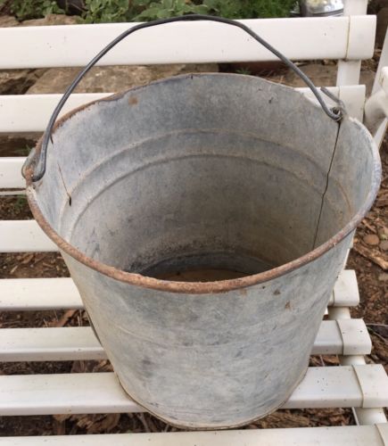 Vtg Galvanized Farm Tin Bucket Wire Bail Handle Barn Tool Planter Decor 11x9.25