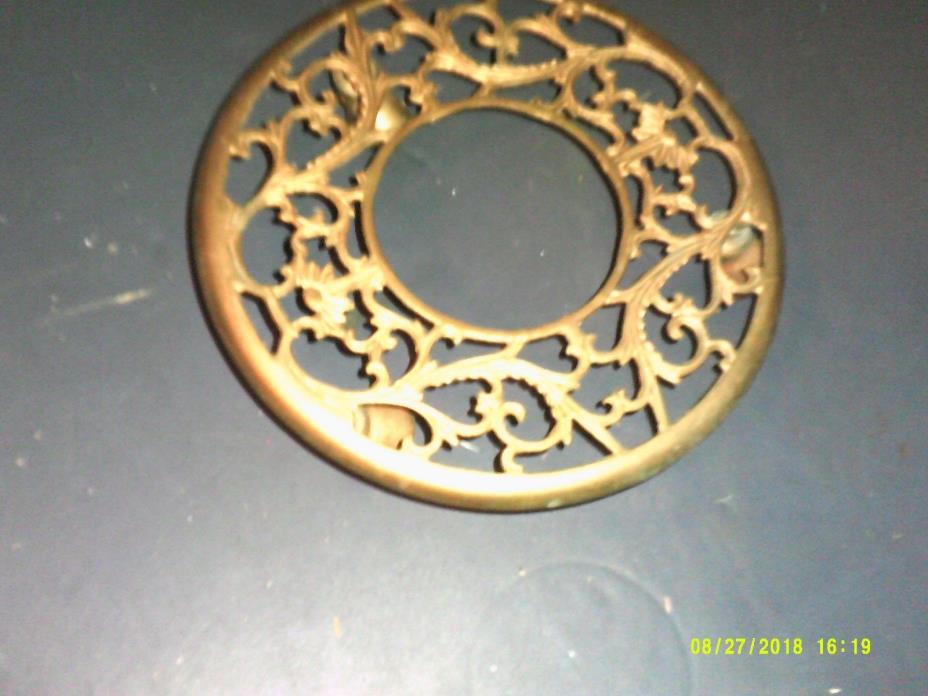 3 WHEEL  METAL IVY PATTERN PLANT COASTER