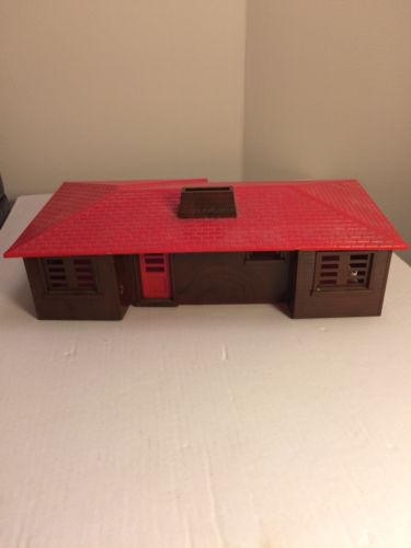 Plasticville O-Scale Ranch House Brown And Red