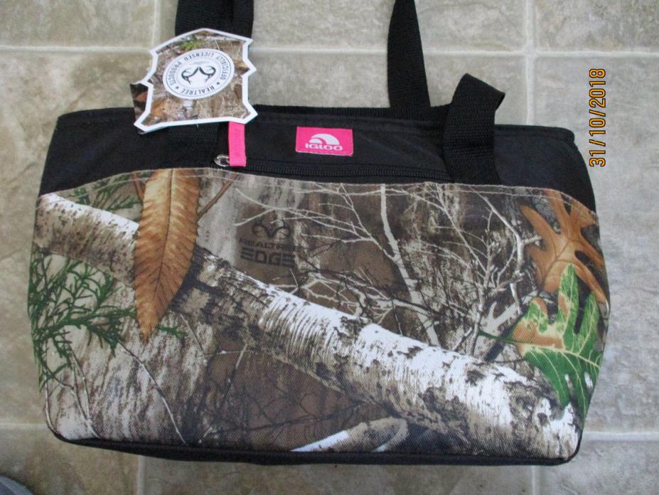 IGLOO SOFT SIDED COOLER TOTE REALTREE FRONT ZIP POCKET