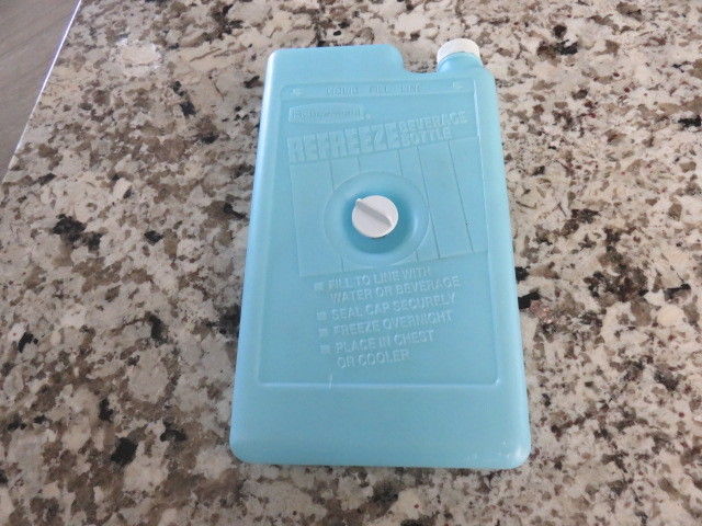 Rubbermaid 8281 Refreeze Beverage Water Bottle Lid Ice Pack Fits Gott Coolers