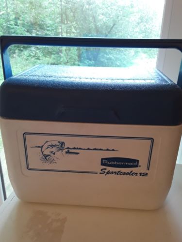 Vintage Rubbermaid Sport Cooler 12 Hunting Fishing with ice pack