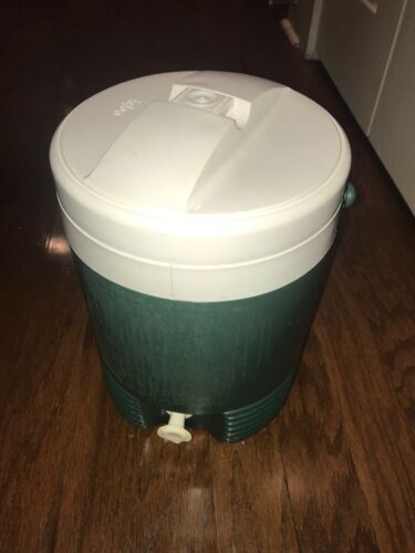 Vintage 2-GALLON GREEN WHITE Igloo Plastic Drinking Water Cooler Jug
