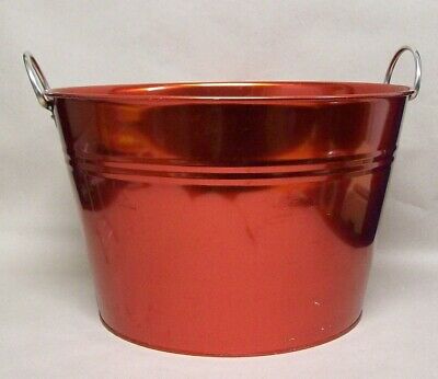 THRESHOLD RED METAL BEVERAGE TUB WITH HANDLES HOLIDAY