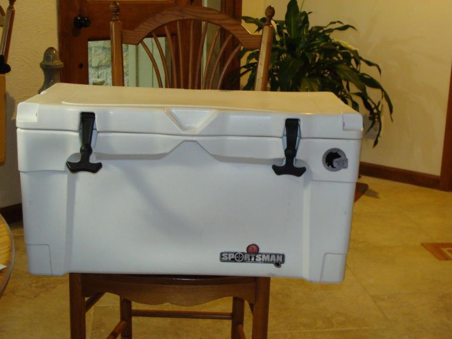 LARGE 55 QUART IGLOO SPORTSMAN COOLER ICE CHEST HEAVY DUTY HANDLES LATCHES