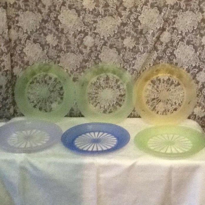 Paper Plate Holders Plastic Reusable Set of 6 New Picnic Camping Parties
