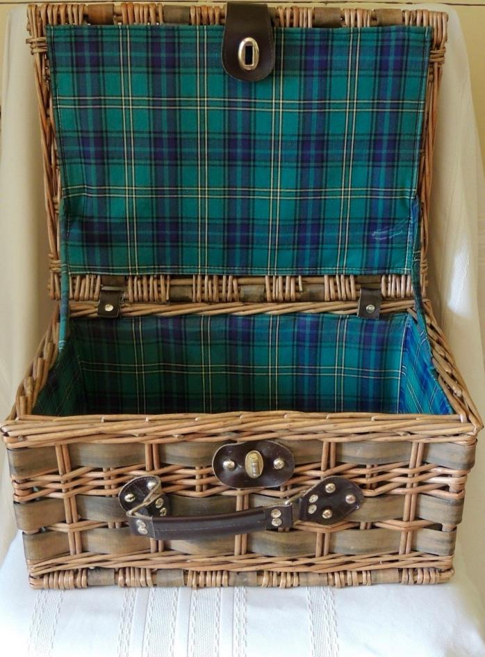 Vintage Wicker Picnic Basket With Handle