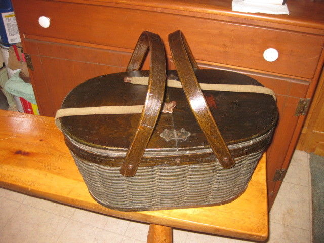 Antique Hawkeye Picnic Basket Refrigerator Burlington Iowa Nov 4 1902 patent