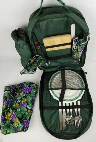 PICNIC TIME Green Backpack 2 Place settings wine glasses/chiller cutting board