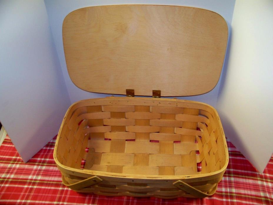 Woven Picnic Basket Hinged Lid 2 Handles Imprinted Apple Scene NICE