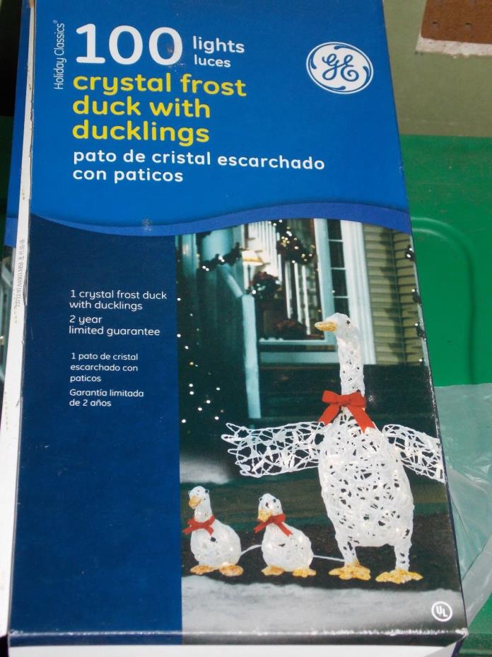 Crystal Frost Duck with Duckling Xmas 100 Lights GE New Holiday Classic