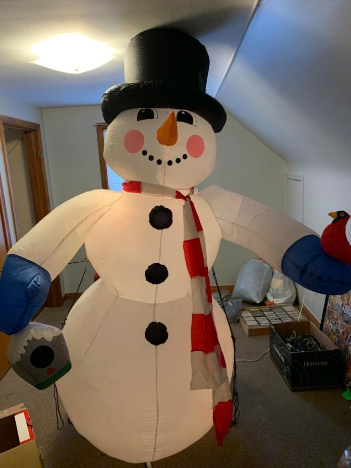 Gemmy Airblown Christmas 8' Snowman w/ Red Robin Inflatable