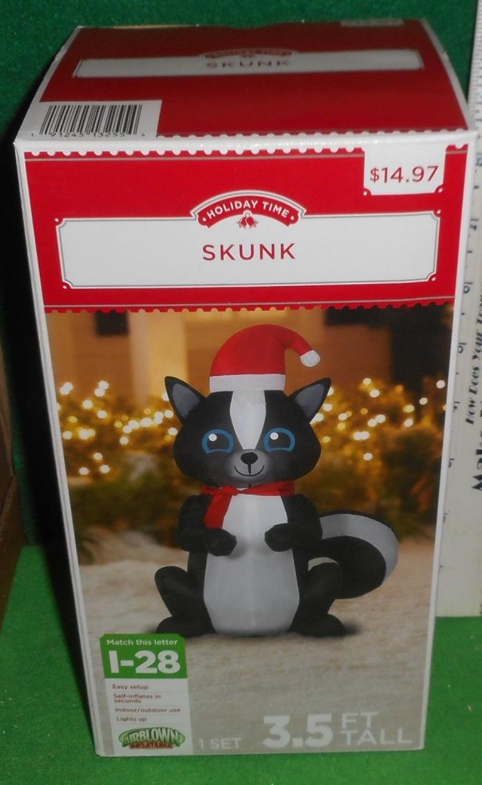 LQQK  HOLIDAY TIME  CHRISTMAS [ SKUNK ]  AIRBLOWN  INFLATABLE  3.5 FT. TALL  NIB