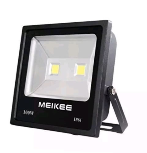 Meikee 100W Outdoor LED Flood Lights, 10500 Lumen, Daylight White.