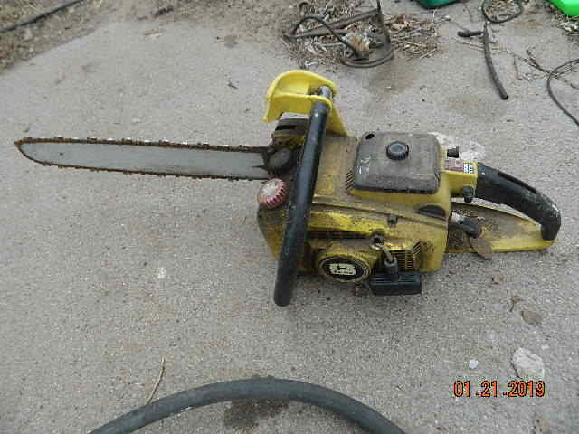 JOHN DEERE 45 EV CHAINSAW FOR PARTS OR REPAIR