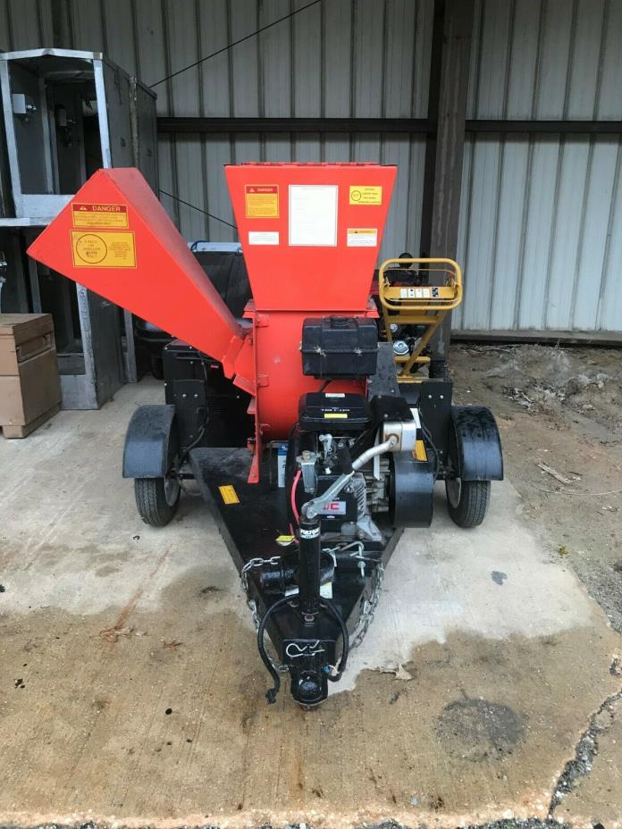 Briggs & Stratton Wood Chipper / Shredder with 18 HP Engine and Hitch