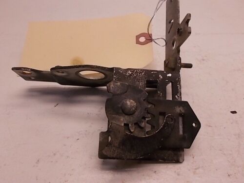 Briggs & Stratton 398638 Control Bracket. From Model 110787. Fits Others. USED