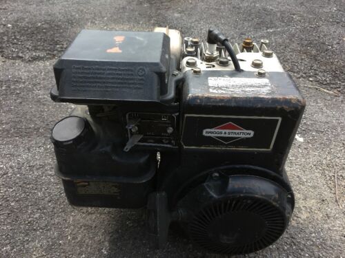 Vintage Briggs Motor    Starts And Runs Good 135202 For Parts Only