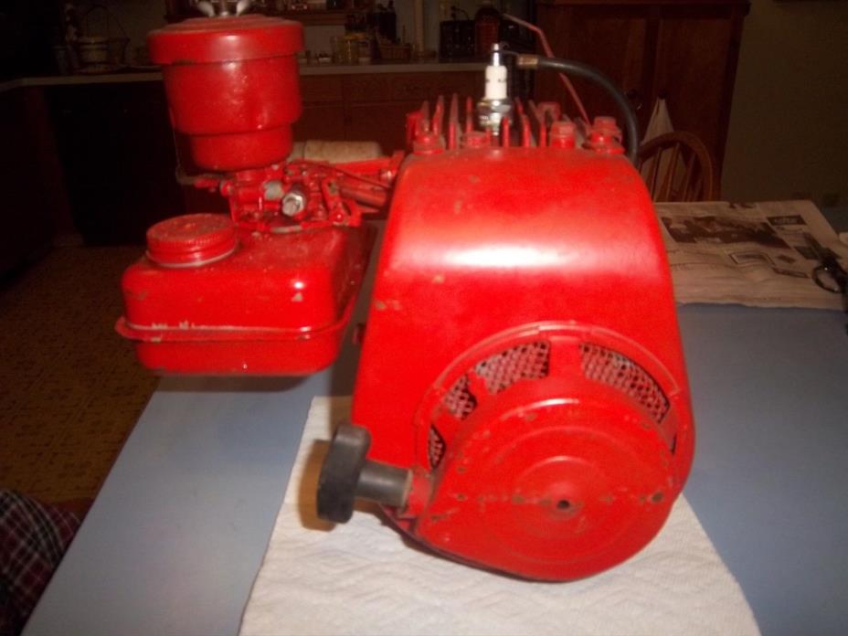 VINTAGE BRIGGS & STRATTON  5S RUNS GREAT TYPE 700112 SER. 1507271 TORO REEL