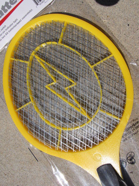 NWT Battery Operated Bug Zapper Mosquito Insect Electric Fly Swatter Racket Bat
