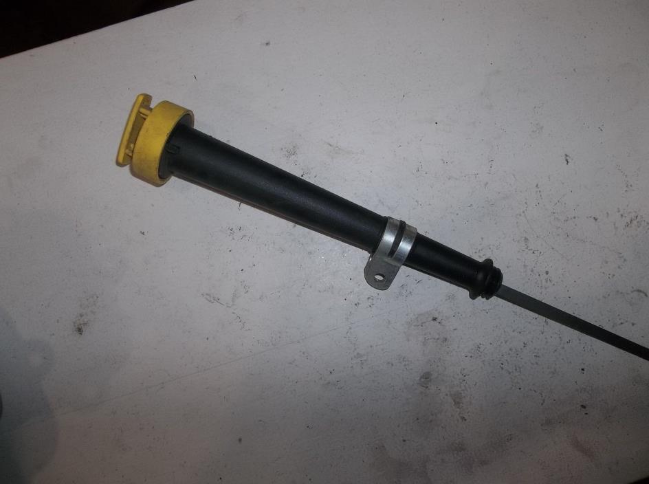 Briggs & Stratton 12A492-0110-E1 Dipstick and Tube 693617