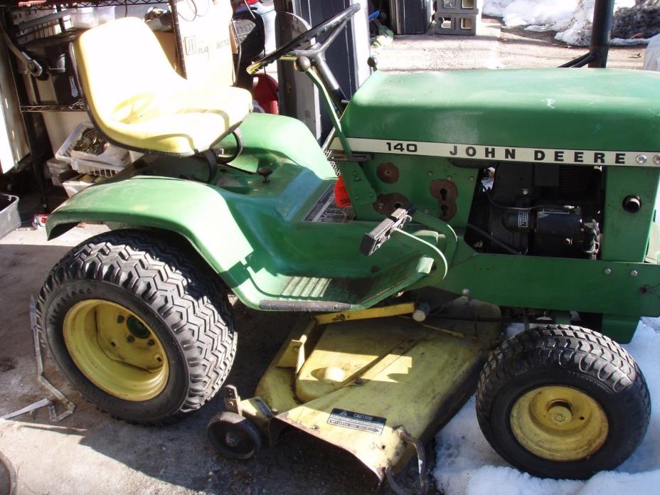 John Deere 140 L&G tractor