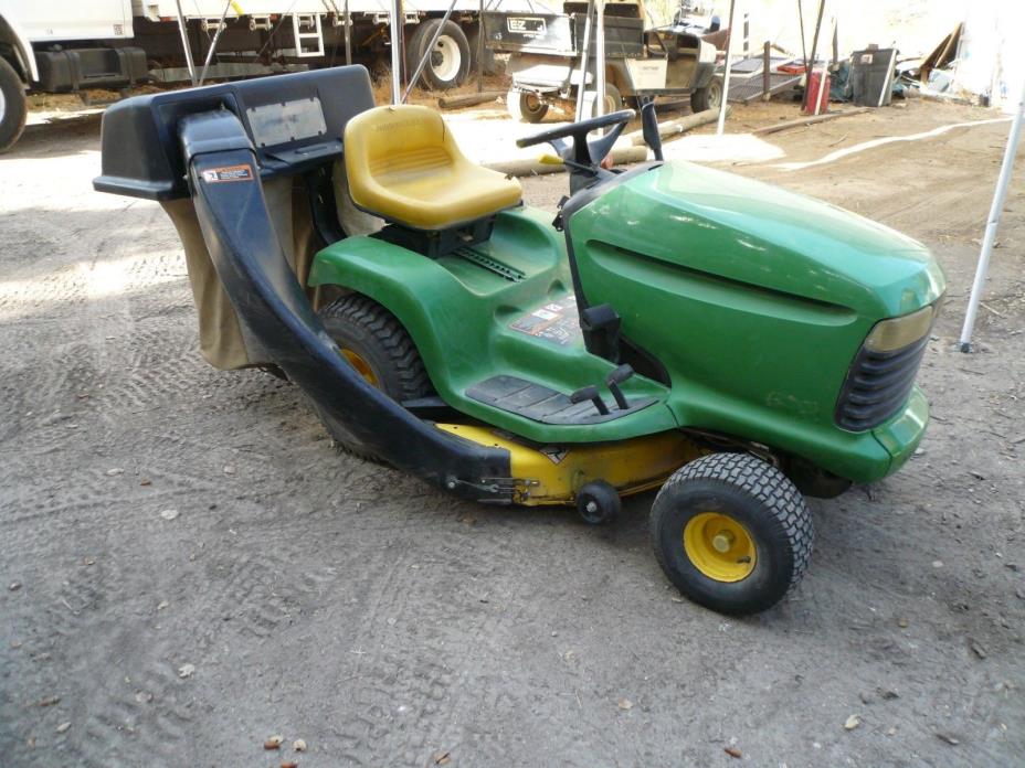 1998 John Deere LT155 Lawn Tractor