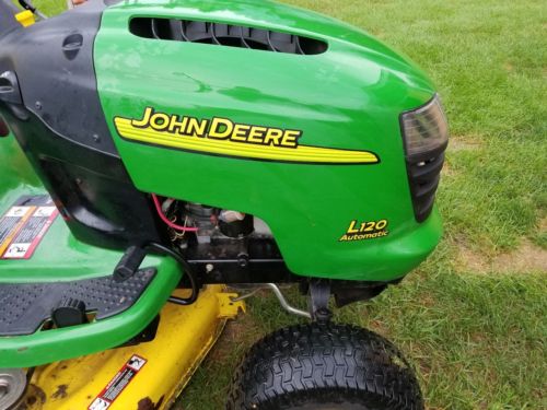 JOHN DEERE 2004 L120 LAWN TRACTOR RIDING MOWER 48