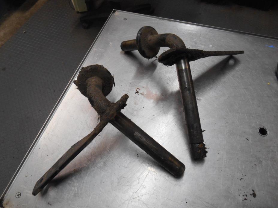 JOHN DEERE 420  LAWN&GARDEN TRACTOR FRONT WHEEL SPINDLES  METRIC
