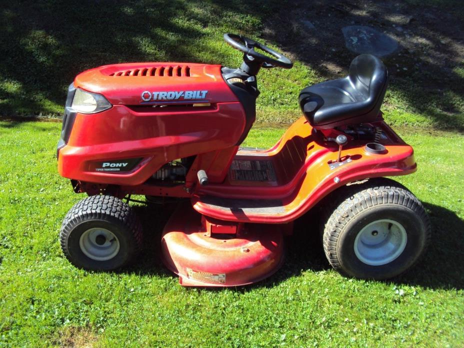 2011 TROY BILT 17.5 HP PONY 42 INCH CUTTING DECK RIDING LAWN TRACTOR