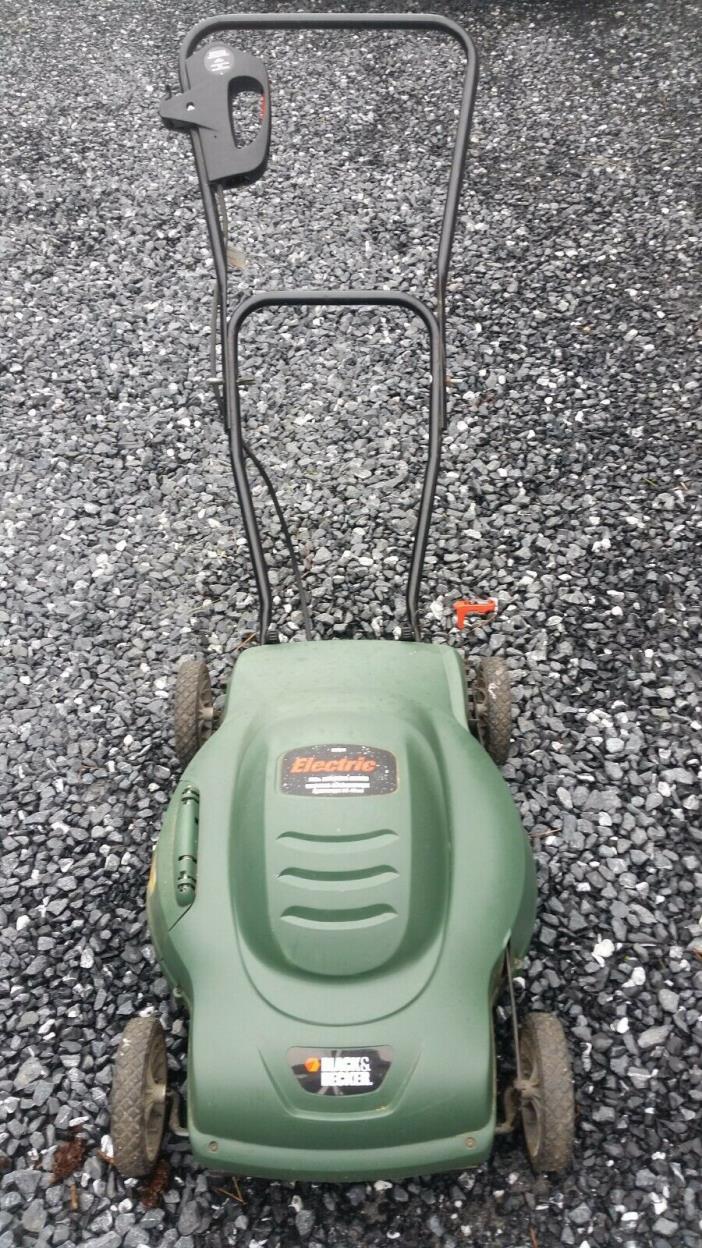 Used BLACK+DECKER MM275 18-Inch 9 amp Electric Mulching Mower. Manual included.