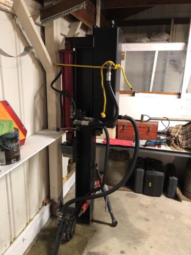 Wood Splitter - American Woodsplitters tractor mounted vertical splitter