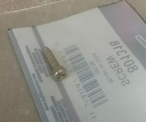 New Genuine Briggs & Stratton Screw 801318