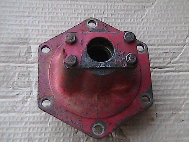 USED   GRAVELY  PRO 12  WALKBEHIND TRACTOR  AXEL  HOUSING  CASTING
