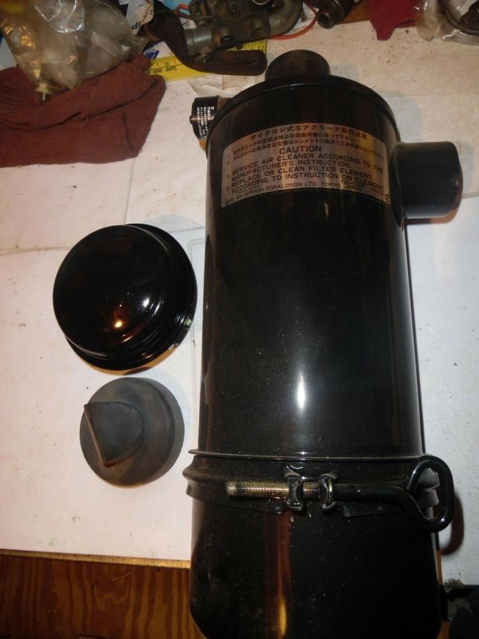 NOS DONALDSON AIR CLEANER ASSY. KUBOTA . DIESEL ENGINE / GAS  ENGINE TRACTOR
