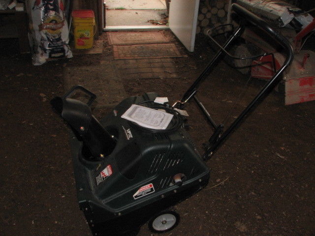 Craftsman Snow Thrower  22 Inch Auger 5 HP Single stag Model 536.881500 E Start