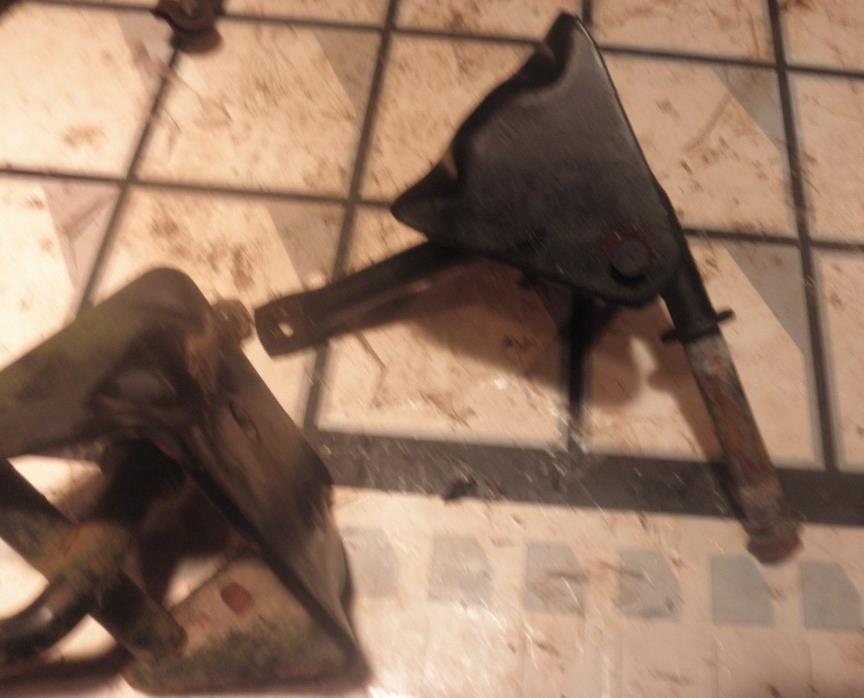 TROY-BILT WHEELED TRIMMER WHEEL BRACKETS COMPLETE/MODEL 52029/62070/FITS OTHERS