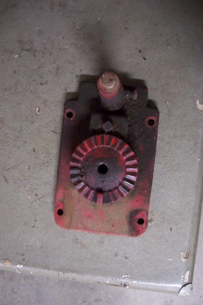 Early 1970's Troybilt Gardenway Transmission Cover with plunger   lot G