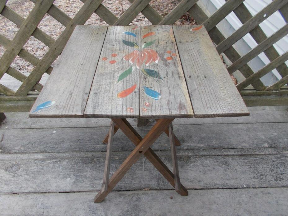 VINTAGE WOOD SLAT FOLDING TABLE FLOWER DESIGN DECK PORCH OUTSIDE GARDEN